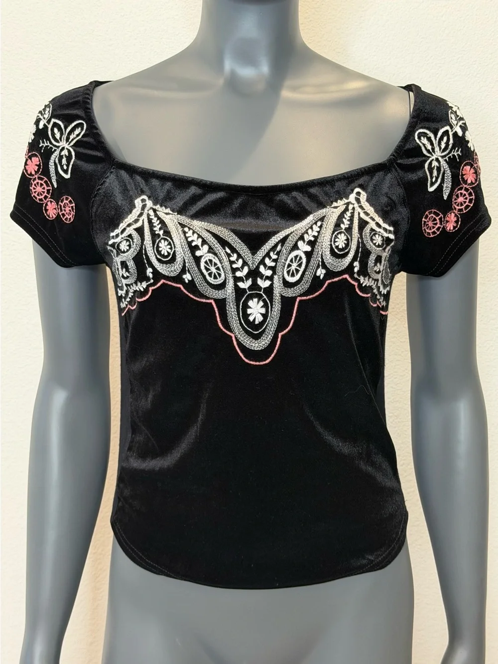 Free People Party Train Black Embroidered Velvet Scoop Neck Top Women’s Size S